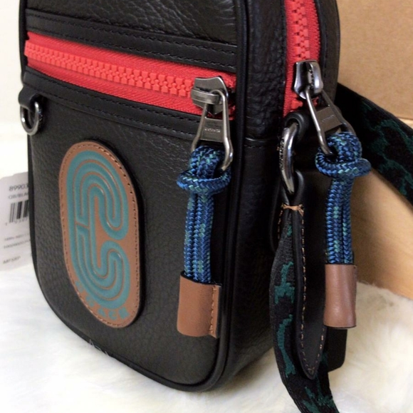 ⚜COACH Terrain Crossbody In Colorblock With… - Picture 2 of 6